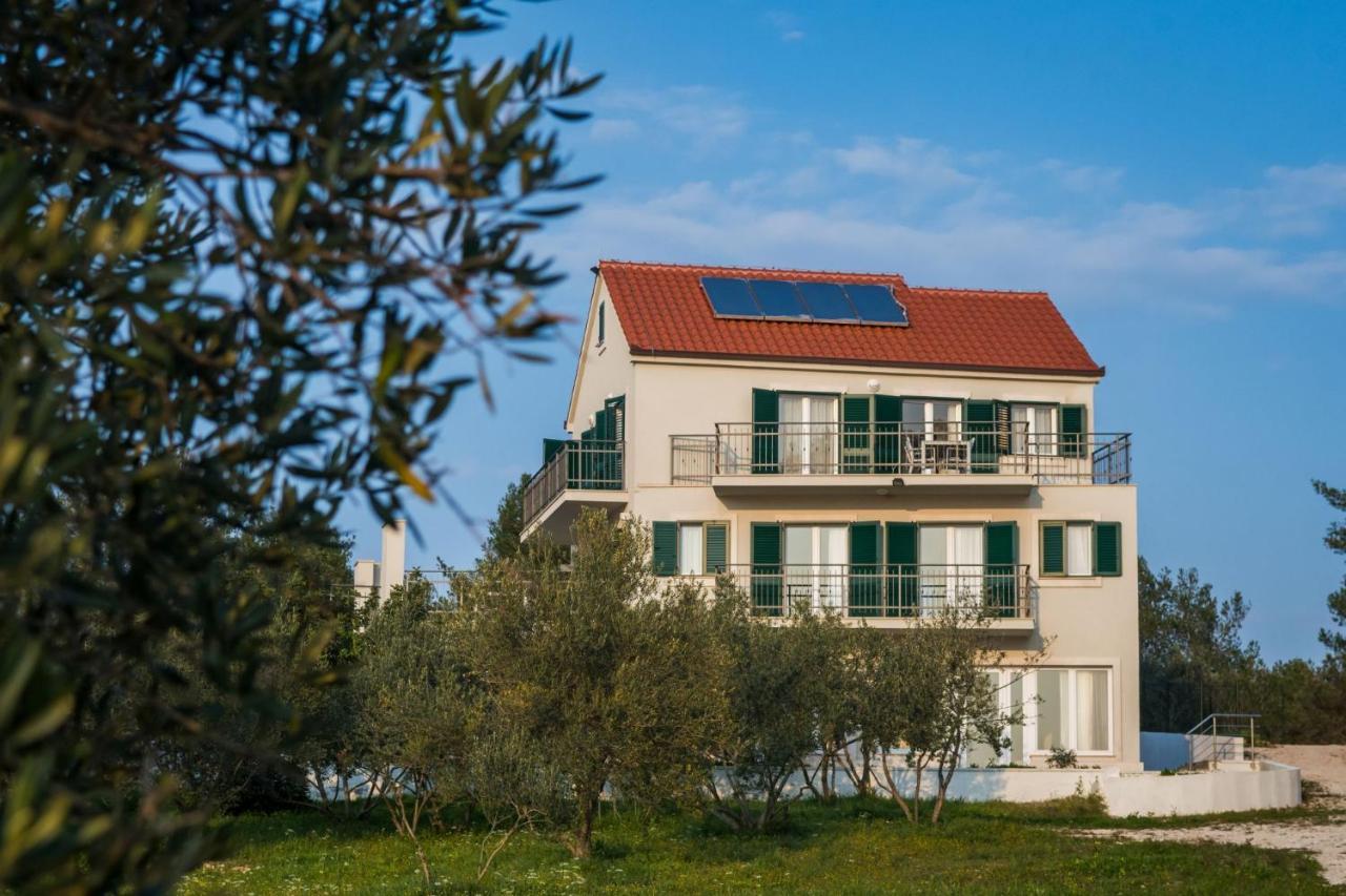 Bijaka Villas&Apartments Milna  Bagian luar foto