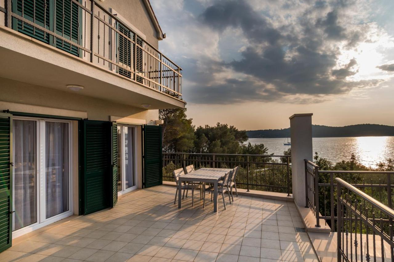 Bijaka Villas&Apartments Milna  Bagian luar foto