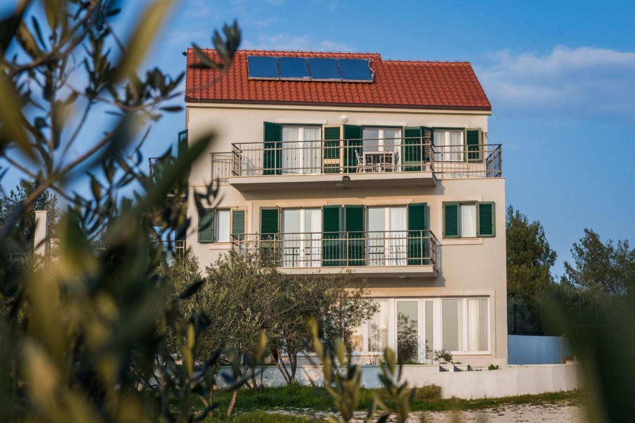 Bijaka Villas&Apartments Milna  Bagian luar foto