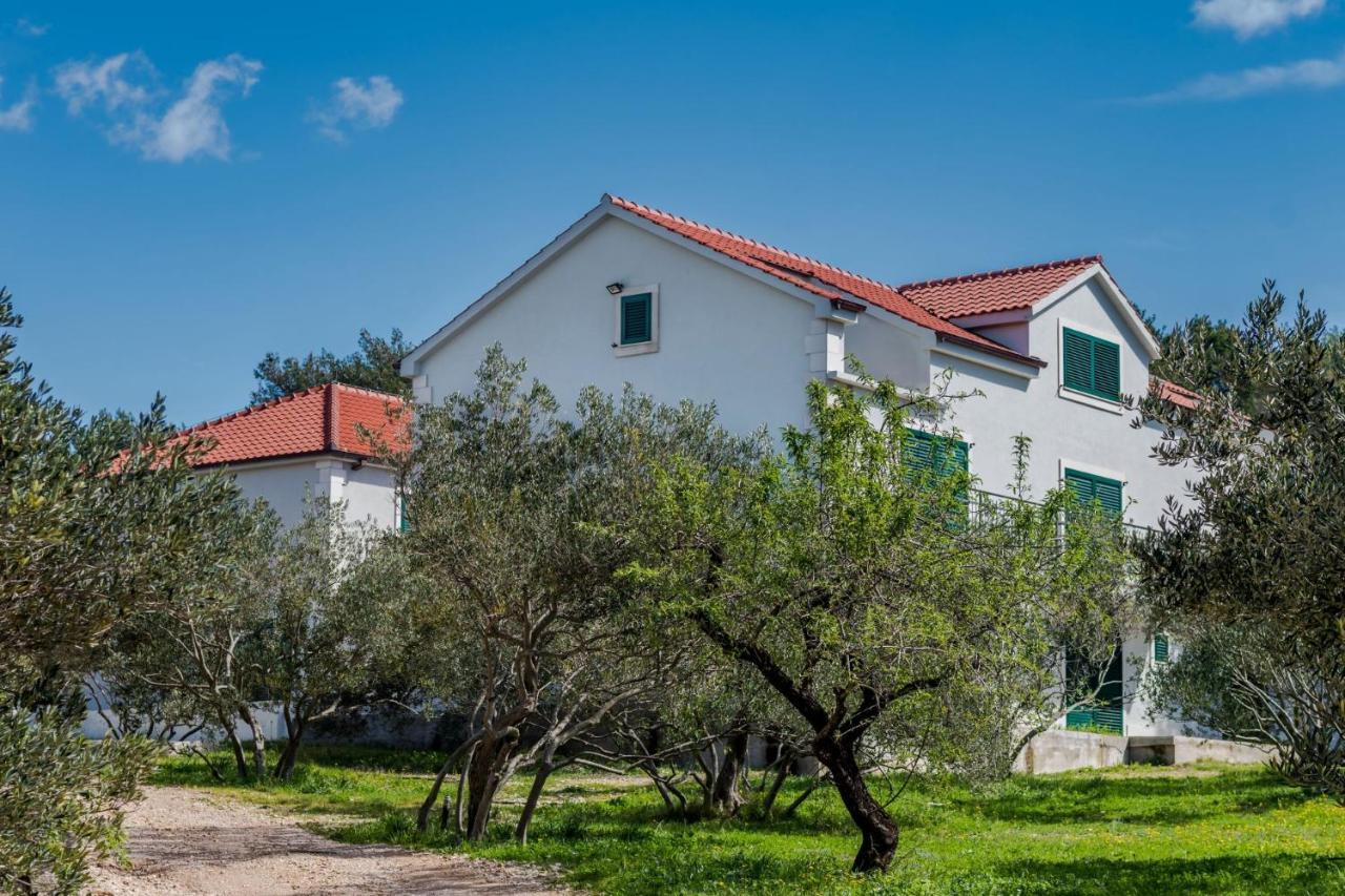 Bijaka Villas&Apartments Milna  Bagian luar foto