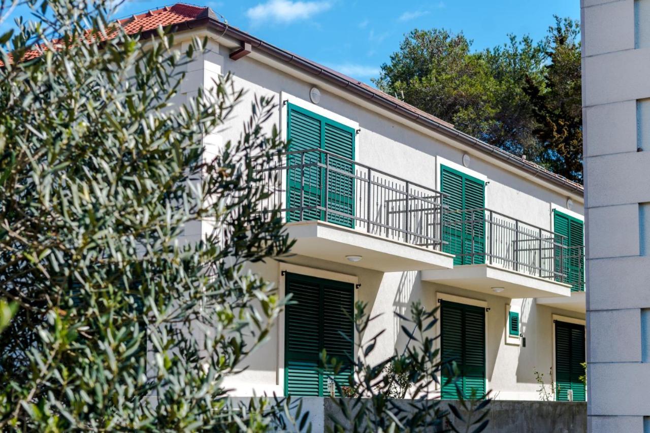 Bijaka Villas&Apartments Milna  Bagian luar foto