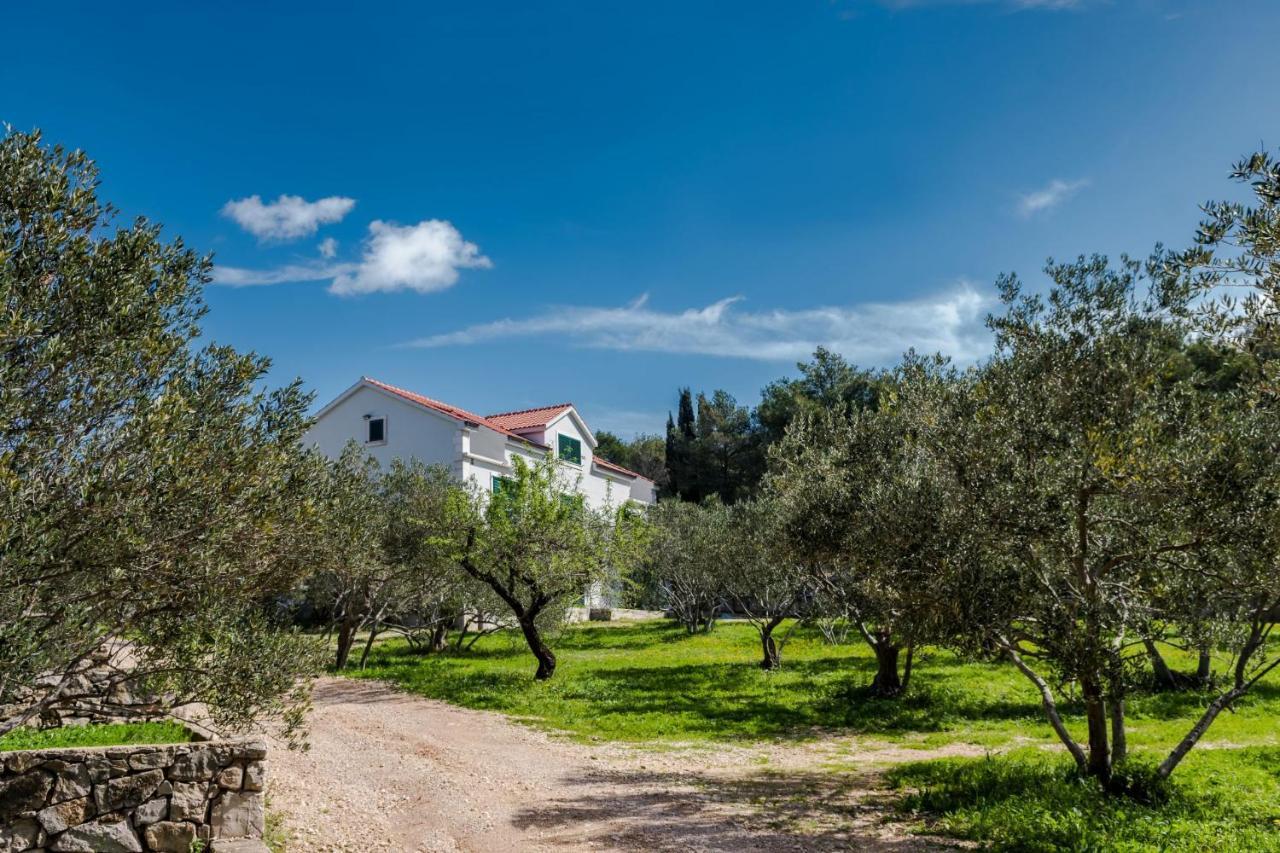Bijaka Villas&Apartments Milna  Bagian luar foto