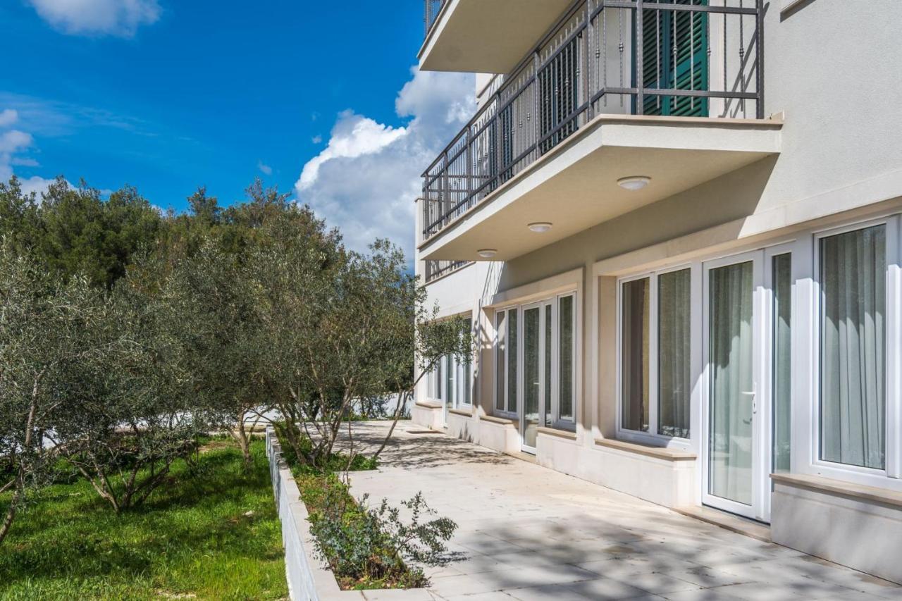 Bijaka Villas&Apartments Milna  Bagian luar foto