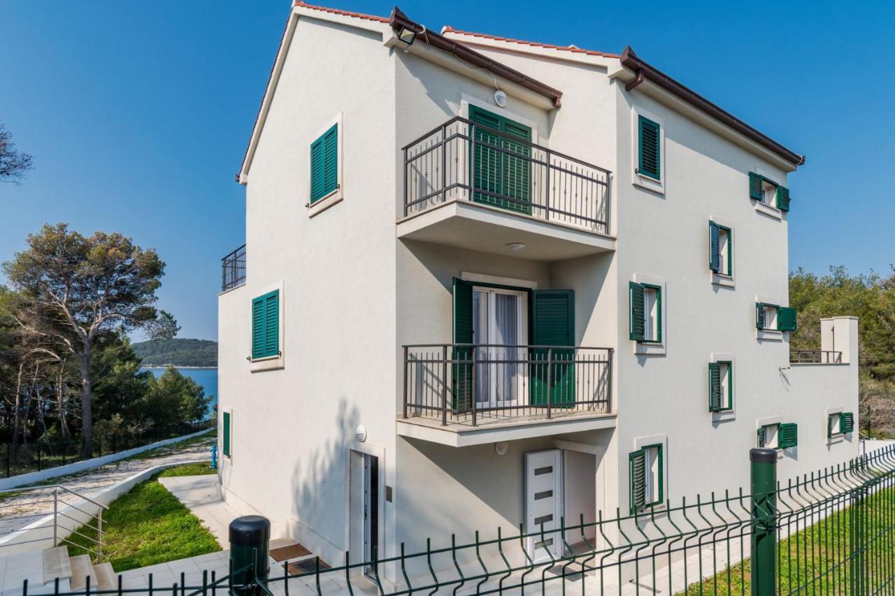 Bijaka Villas&Apartments Milna  Bagian luar foto